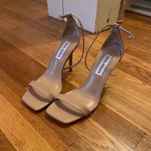 Open toe Steve Madden nude heels